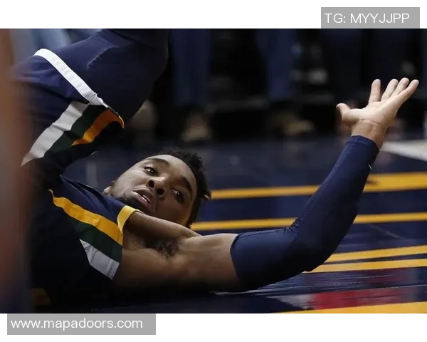 不受重用!惠特摩尔仅出战5分钟1投0中 全部数据挂零 不受重用!惠特摩尔仅出战5分钟1投0中 全部数据挂零