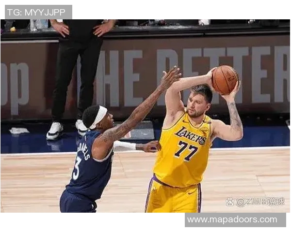 不远不进啊!东契奇加长超远三分出手命中 此前4中0 不远不进啊!东契奇加长超远三分出手命中 此前4中0