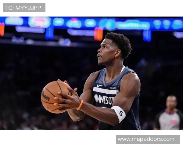 爱德华兹vs怀特首节对决 森林狼21-23暂落后公牛 爱德华兹vs怀特首节对决 森林狼21-23暂落后公牛